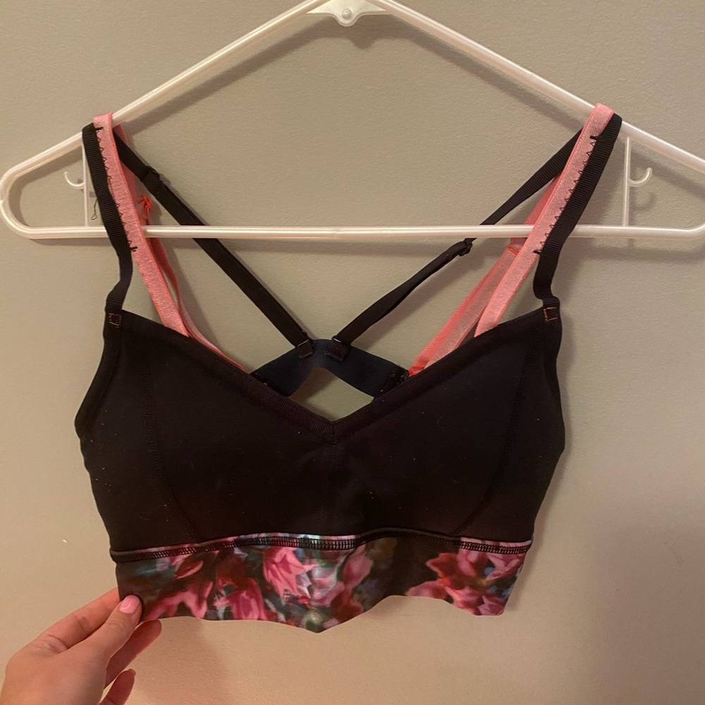 LULULEMON SPORTS BRA